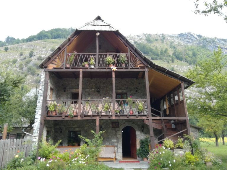 guesthouse kol gjoni 768x576